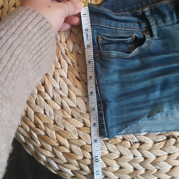 Distressed denim shorts - Picture 4 of 4